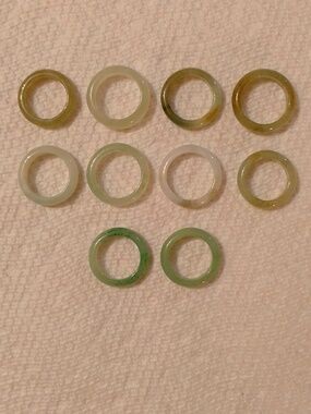 New Vintage lot of 10 Jade/Aventurine Rings Gem Stone Various sizes